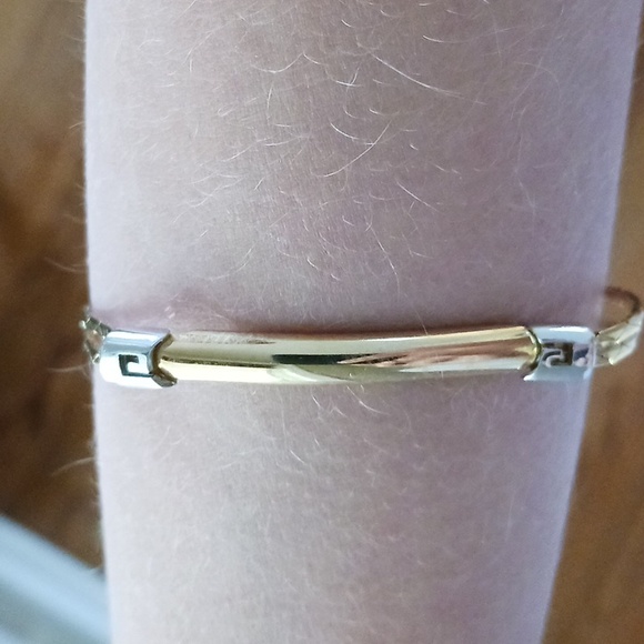 Givenchy GOLD Bar Bracelet - Picture 4 of 8